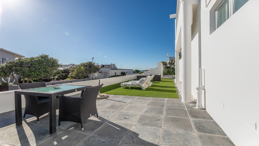 5 Bedroom Property for Sale in Bloubergstrand Western Cape